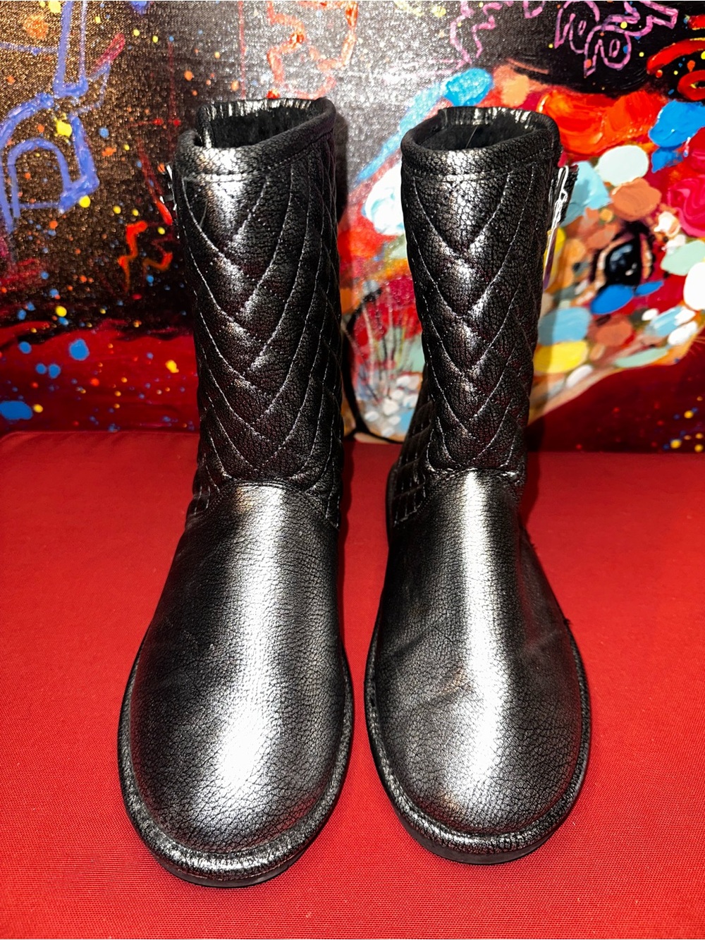 No.67 Bearpaw Women's Quilted Metallic Silver Boots Size 9